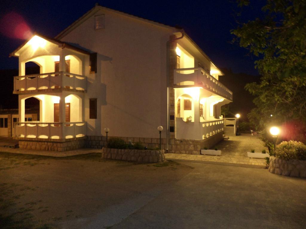 Apartments Vesna Kampor Esterno foto