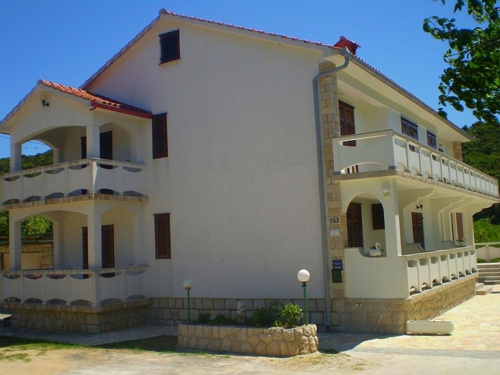 Apartments Vesna Kampor Esterno foto